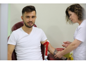 Emre Kılınç Ve Hugo Vieira Sağlık Kontrolünden Geçti.