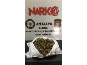 Sırt Çantasına Gizlediği Uyuşturucu İle Yakalandı