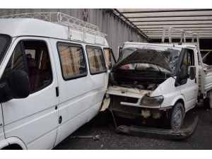 Malatya’da Kamyonet Minibüse Çarptı: 2 Yaralı
