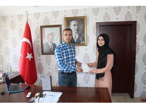 Başarılı Öğretmenlere Teşekkür Plaketi