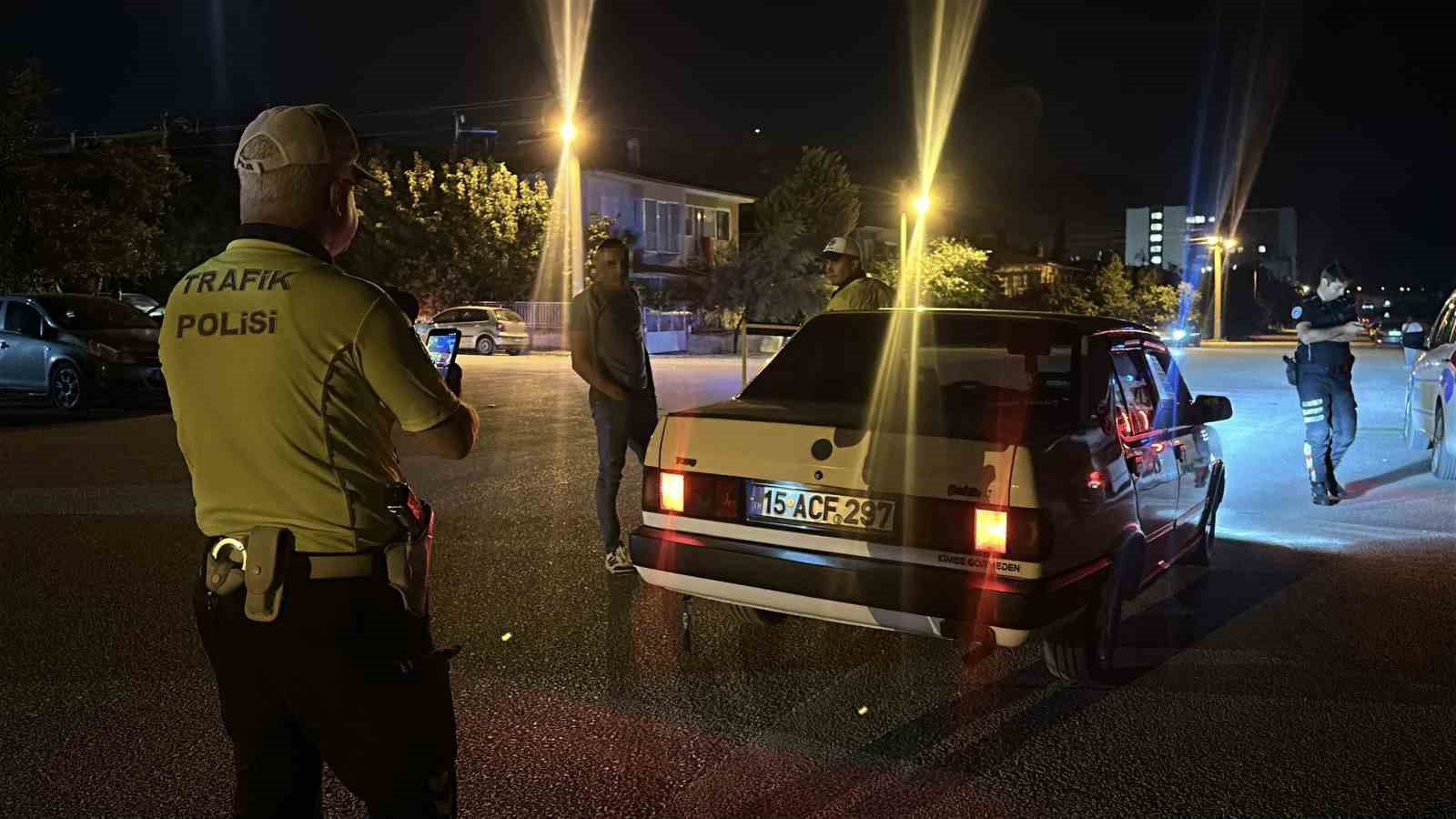 burdur-da-abarti-egzoz-kullanilan-2-arac-trafikten-men-edildi