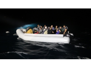 Ayvalık Açıklarında 31 Düzensiz Göçmen Yakalandı