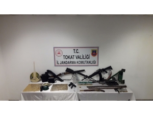 Tarihi Eser Aranan Evden Makineli Tüfek Mermisi Çıktı