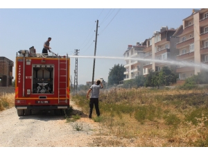 Otluk Arazide Çıkan Yangın Korkuttu