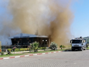 Restaurantta Çıkan Yangın Paniğe Neden Oldu