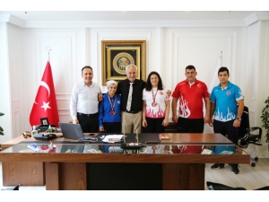 Halterde Türkiye Şampiyonu İlkadım’dan