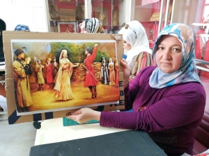 Ahlatlı Kadınlardan Sanat Eseri Tablolar