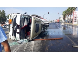 Mazot Tankeri Devrildi, 8 Ton Mazot Yola Döküldü