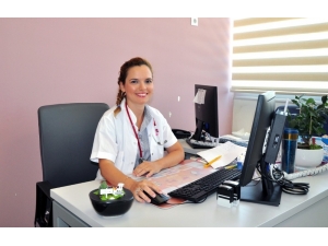 Uzmanından Emziren Annelere Bol Sıvı Tüketin Tavsiyesi