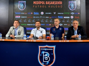 Okan Buruk: "İlk Hedefimiz Şampiyonlar Ligi’ne Girmek"