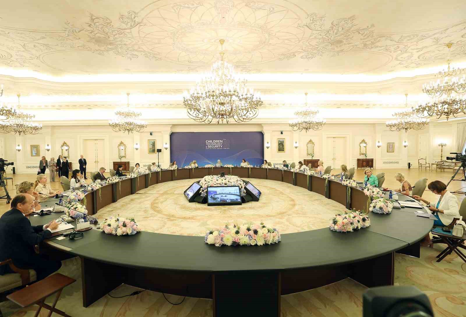 emine-erdogan-nato-marjinda-lider-esleriyle-cankaya-kosku-nde-bir-araya-geldi