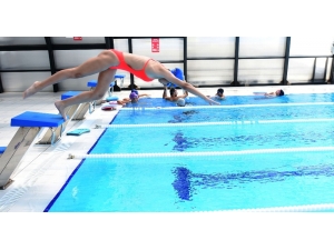 Türkiye Rekortmeni Milli Yüzücü Kumluca’da Antrenman Yapıyor