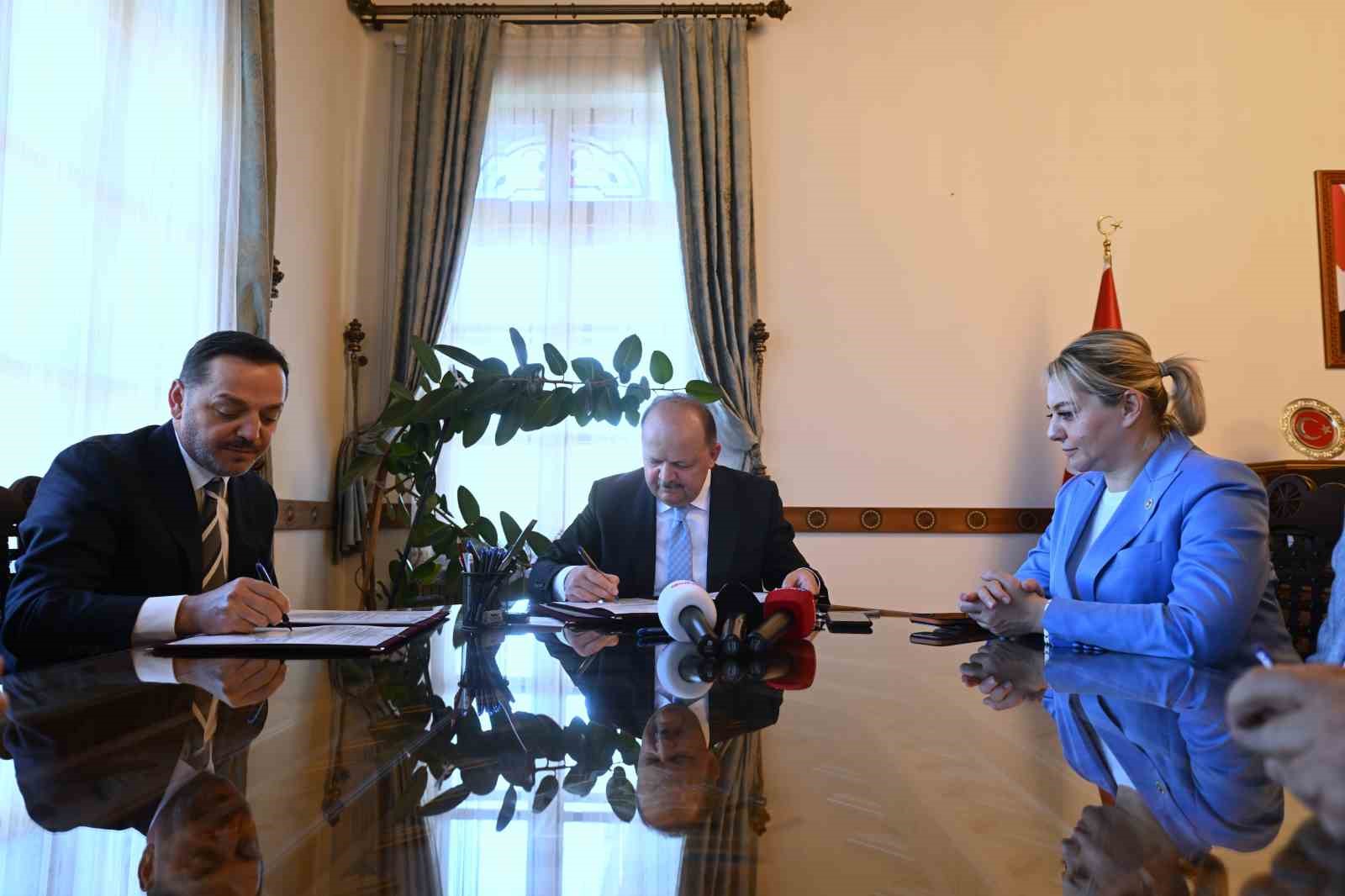 golkoy-tarim-mesleki-ve-teknik-anadolu-lisesi-nin-yapimi-icin-protokol-imzalandi