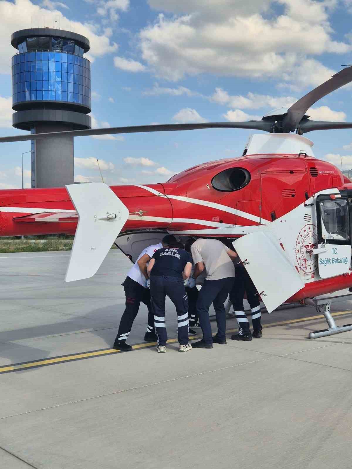 tokat-ta-tedavi-goren-yasli-kadin-helikopter-ambulansla-konya-ya-sevk-edildi