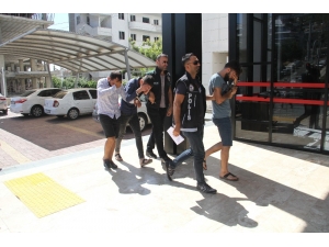 Alanya’da Otomobilden Uyuşturucu Hap Çıktı: 3 Gözaltı