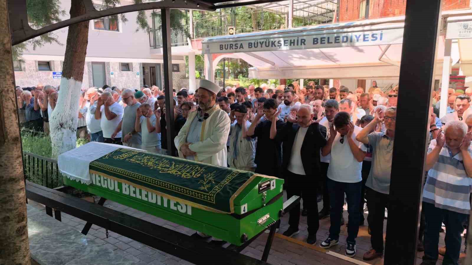 genc-uzman-cavus-gozyaslariyla-son-yolculuguna-ugurladi