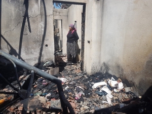 Burdur’da Çıkan Yangında İki Minibüs, Ev Ve Ahır Kullanılmaz Hale Geldi