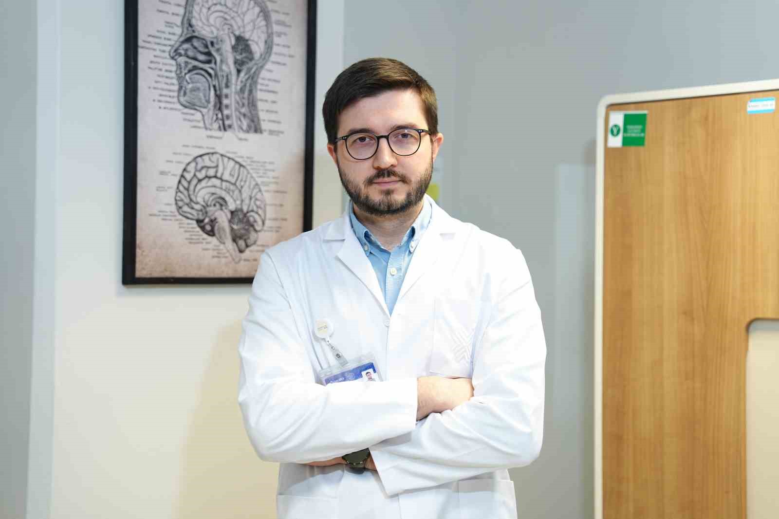 bilinc-bulanikligi-ve-ani-davranis-degisiklikleri-beyin-iltihabinin-habercisi-olabilir