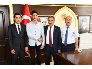 İnşaatlarda Çalışarak Yks’de Türkiye 11.’si Oldu