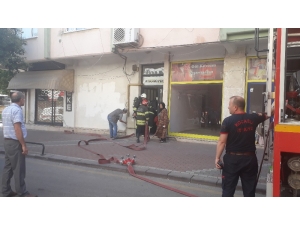 Havalandırma Boşluğundan Yayılan Duman Paniğe Neden Oldu