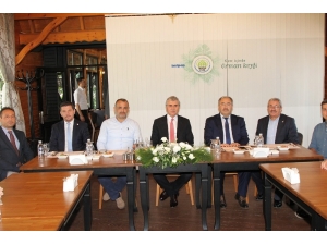 Başkan Yüce A Milli Karate Takımını Ağırladı