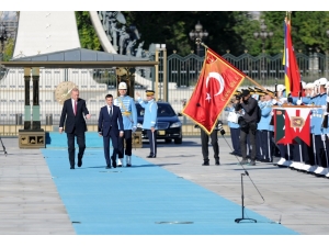 Cumhurbaşkanı Erdoğan, Ukrayna Devlet Başkanı Zelenskiy’i Resmi Törenle Karşıladı