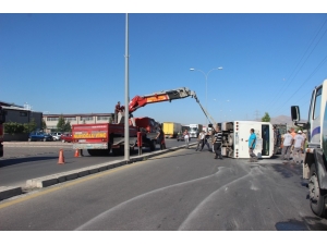 Kayseri’de İşçi Servisi İle Kamyonet Çarpıştı: 17 Yaralı