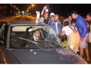 Kontrolden Çıkan Otomobil Karşı Şeritteki Araçla Çarpıştı: 1 Ağır Yaralı