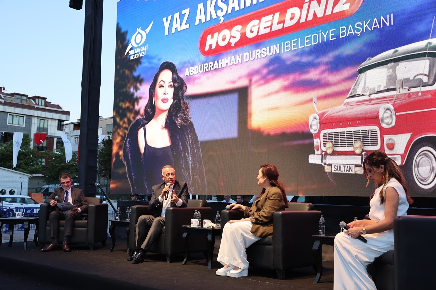 turkan-soray-sultangazililerle-unutulmaz-bir-yaz-aksaminda-bulustu
