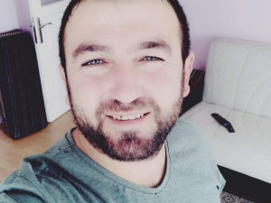 Muhtar Ve Azası Eğlence Mekanında Tabanca İle Vuruldu