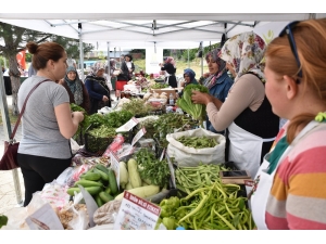 Kadın Üreticiler Arife Günü De Eskişehirlilerin Hizmetinde