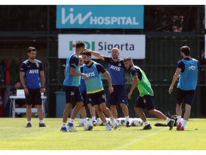 Fenerbahçe, Yeni Sezon Hazırlıklarını Sürüdürüyor