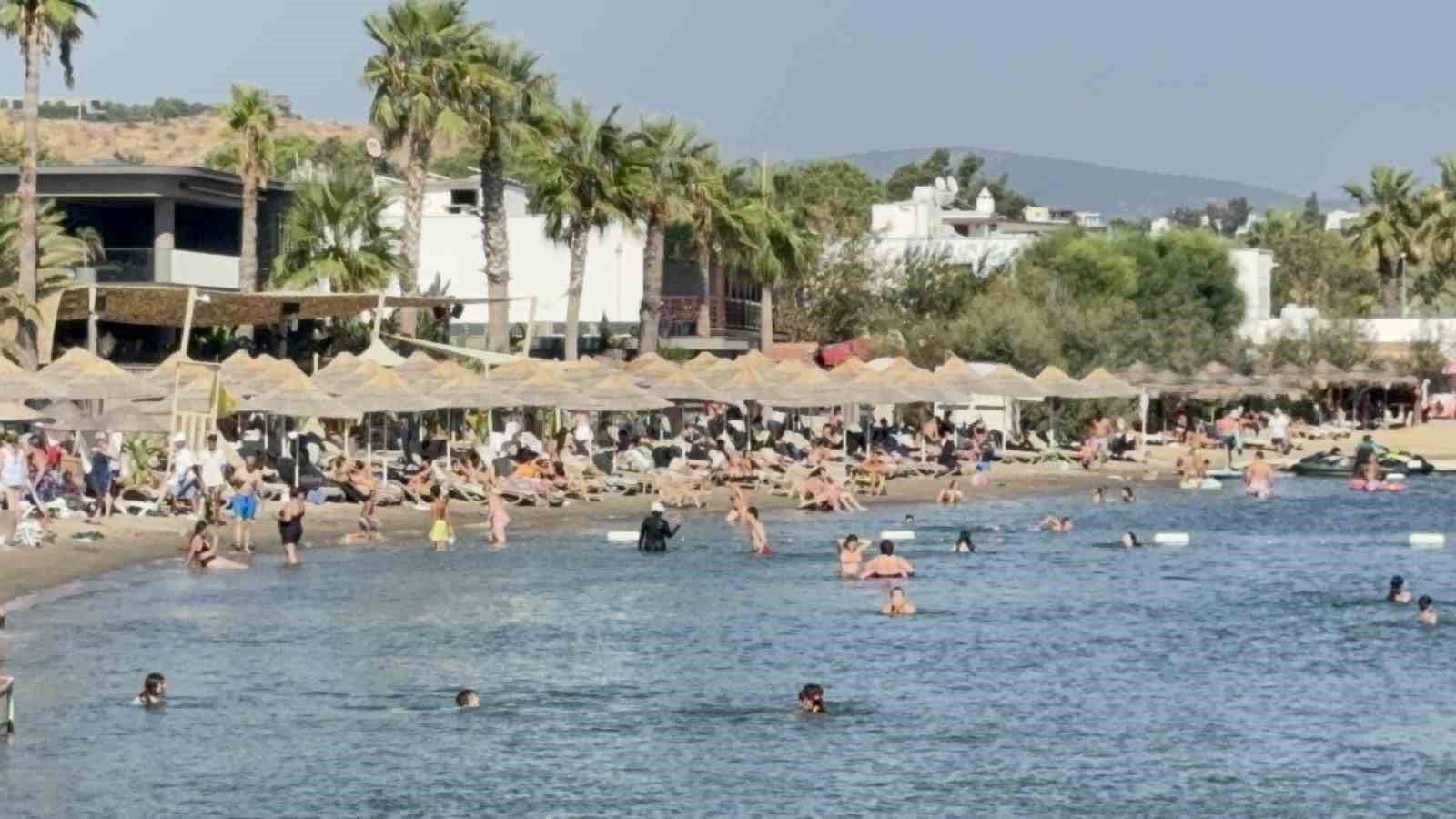 bodrum-da-termometre-40-i-hissedilen-sicaklik-45-i-gordu
