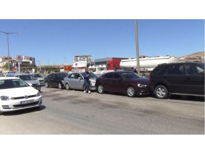 Kırıkkale’de 6 Araçlı Trafik Kazası: 3 Yaralı