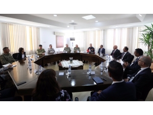 Milli Savunma Bakanı Akar, Kktc Dışişleri Bakanı Özersoy İle Görüştü