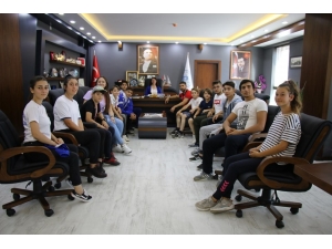 Başkan Tekin Kickboks Sporcularını Ağırladı