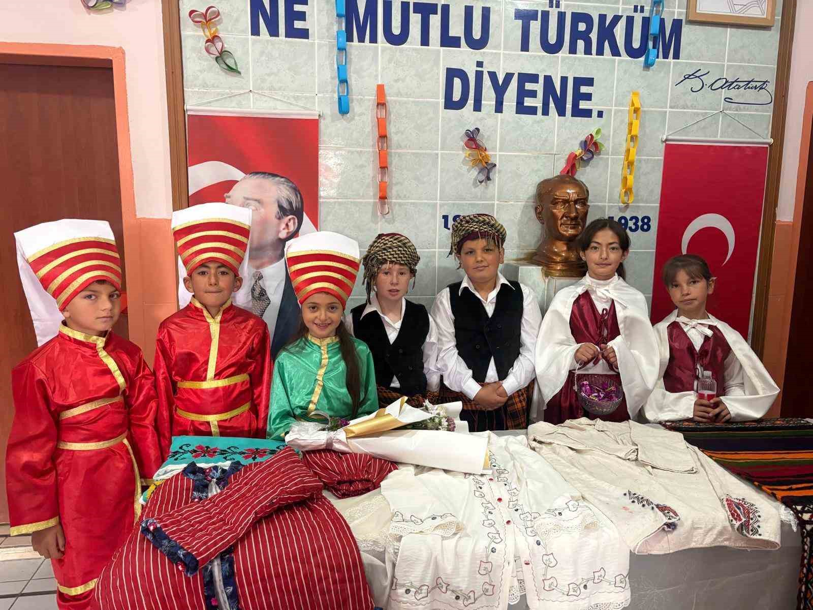 haciabdullah-ta-el-emegi-urunler-sergilendi