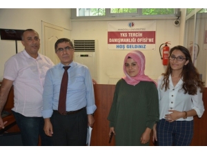 Anadolu Üniversitesi Uşak Tercih Danışmanlığı Ofisine Yoğun İlgi