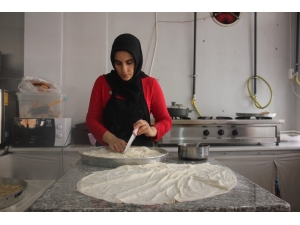 3 Çocuk Annesinin, "Ev Yapımı Baklavası" Ek Gelir Kapısı Oldu