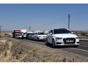 Kaza Yapan Araçlarda Sıkışan Sürücüler Kurtarıldı