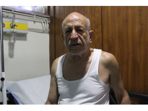 Kimliğini Görmek İsteyen Doktoru Darp Etti