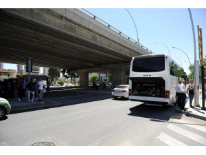 Başkentte Klima Hortumu Patlayan Otobüs Korkuttu