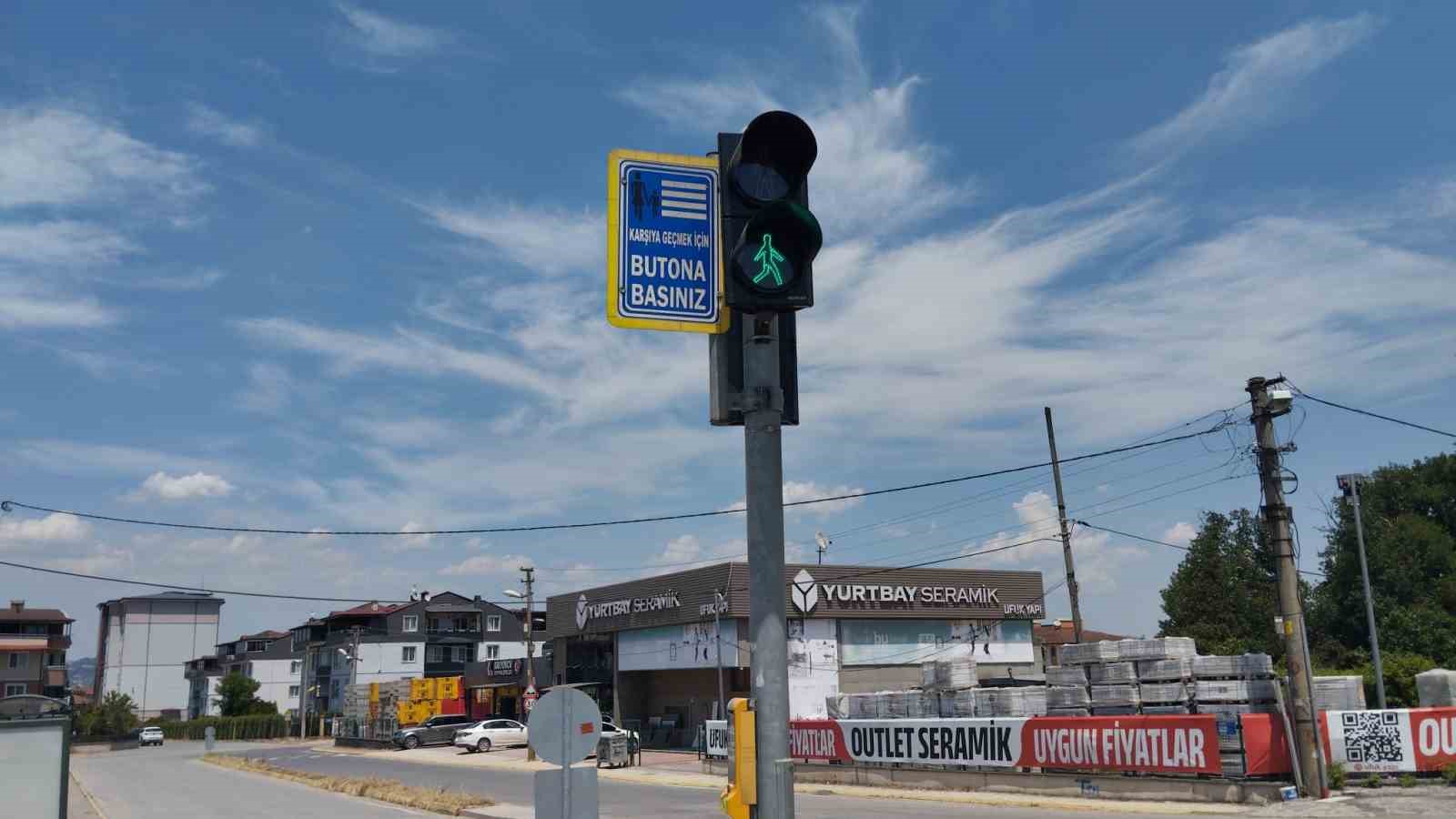 kocaeli-de-trafik-guvenligi-icin-269-kavsakta-7-24-sinyalizasyon-takibi