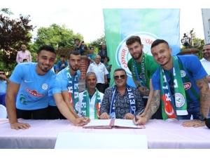Çaykur Rizespor’da 4 İmza Birden