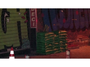 Kadıköy’de Gece Yarısı Şüpheli Paket Paniği