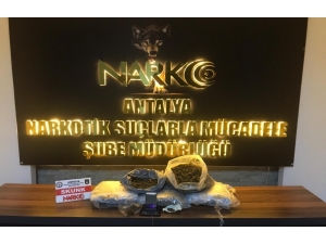 Antalya’da 4 Buçuk Kilo Uyuşturucu Ele Geçirildi