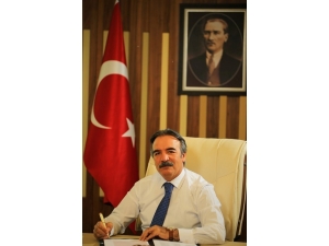 Rektör Bağlı, Kurban Bayramını Kutladı