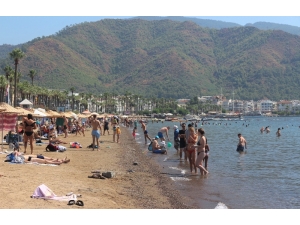 Turizm Kentlerinde Bayram Yoğunluğu, Oteller Yüzde Yüz Doluluğa Ulaştı