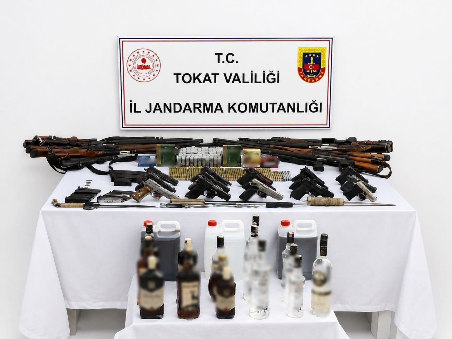 tokat-ta-19-adrese-es-zamanli-operasyon-14-gozalti