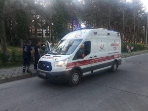 Motorsikletiyle Kaldırıma Çarptı, Az Kalsın Canından Oluyordu